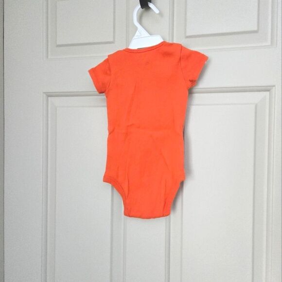 5/$10 Carters short sleeve onesie size 3 - Picture 3 of 3